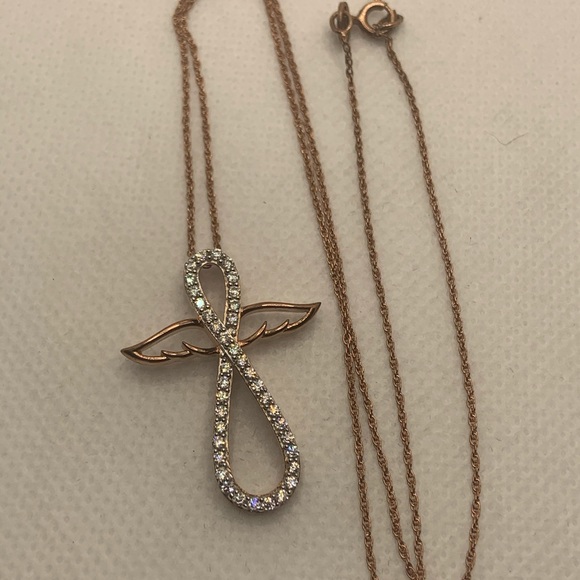 ROSE GOLD WINGED CROSS PENDANT WITH CHAIN - Picture 7 of 8